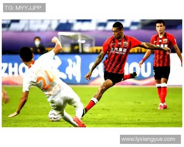 上港与恒大激战7月22日中超巅峰对决引发球迷热议